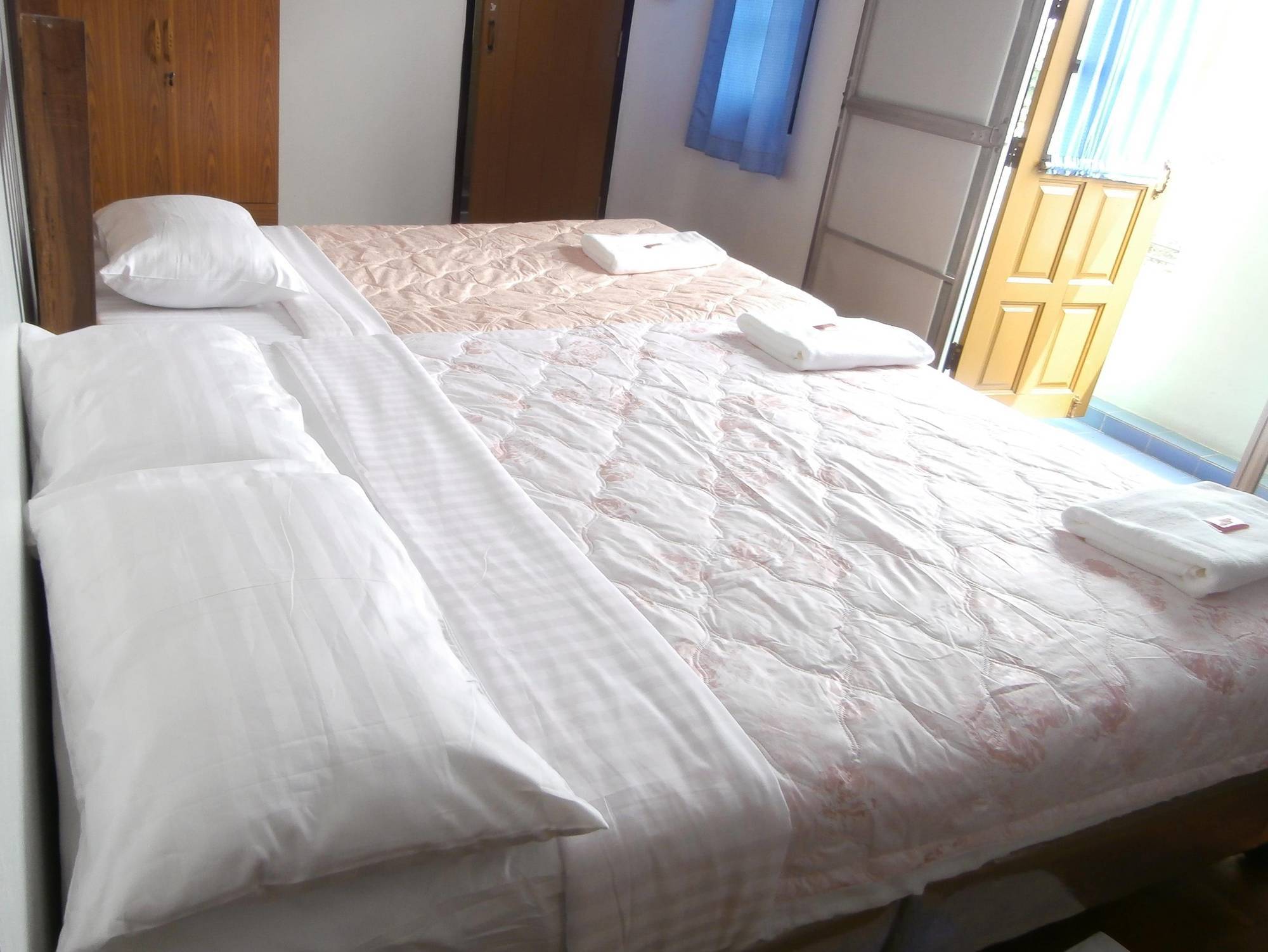 Nonni Guesthouse เชียงใหม่ ภายนอก รูปภาพ